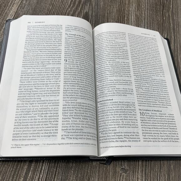 NIV, Thinline Bible Bonded Leather, Black, Red Letter Edition Zondervan - Picture 9 of 9